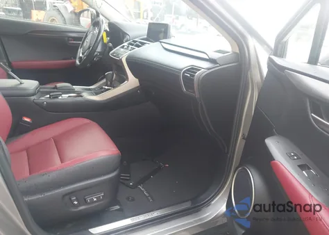 2021 Lexus Nx 300 z USA, uszkodzony, nr VIN JTJDARDZ2M2237060